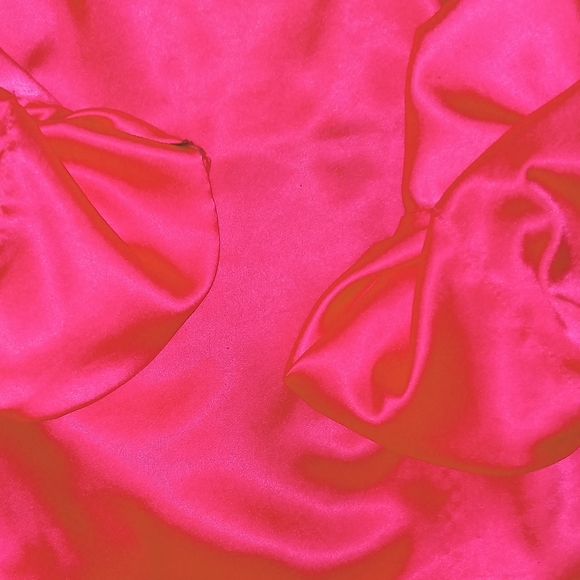 Victoria's Secret Robe - Picture 13 of 15